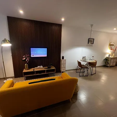 Cosy By Gt House